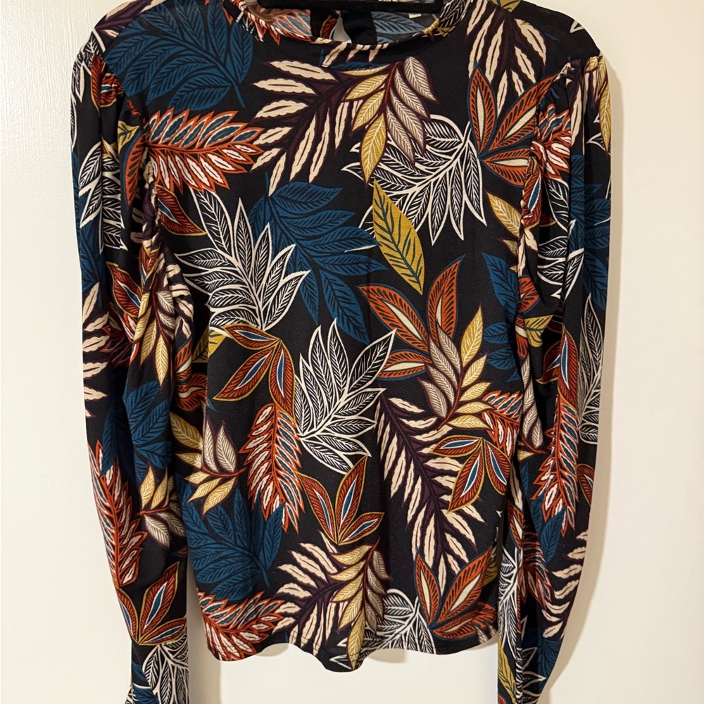 Gimmicks by BKE Multicolor Leaf Pattern Top